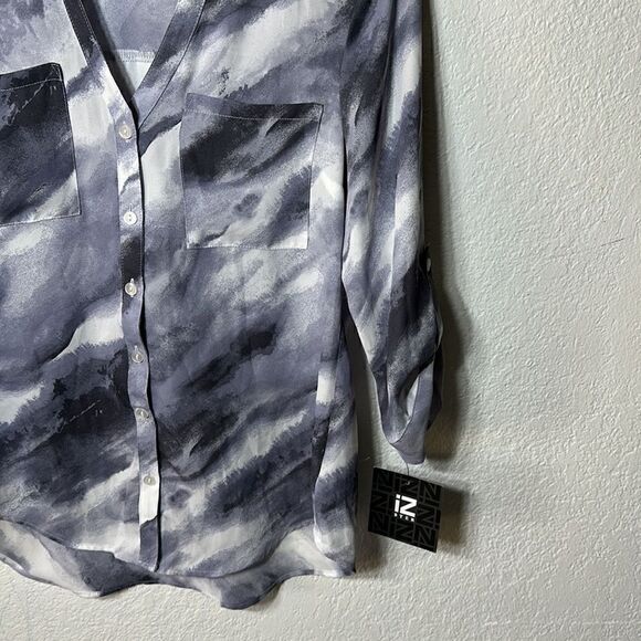 Iz Byer Size XS Gray / Blue button Down Shirt NWT - Picture 2 of 5